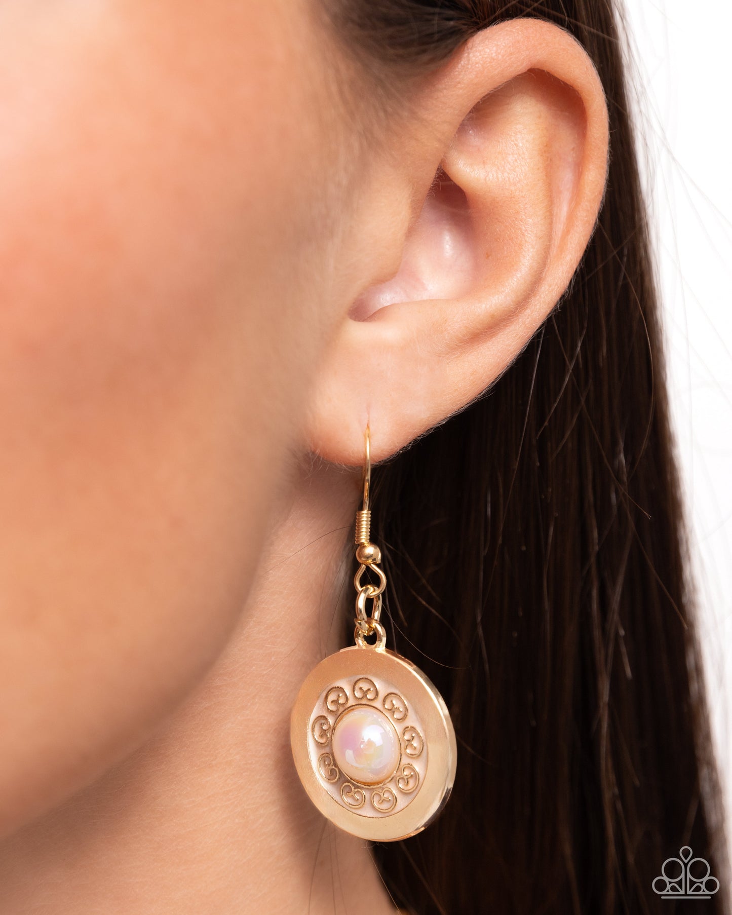 Paparazzi - Alluring Ambience - Gold Necklaces #2351