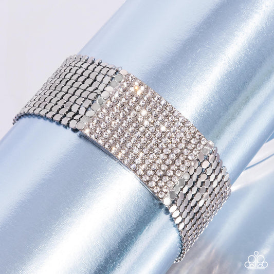 Paparazzi - Disco Dame - White Bracelets #0553