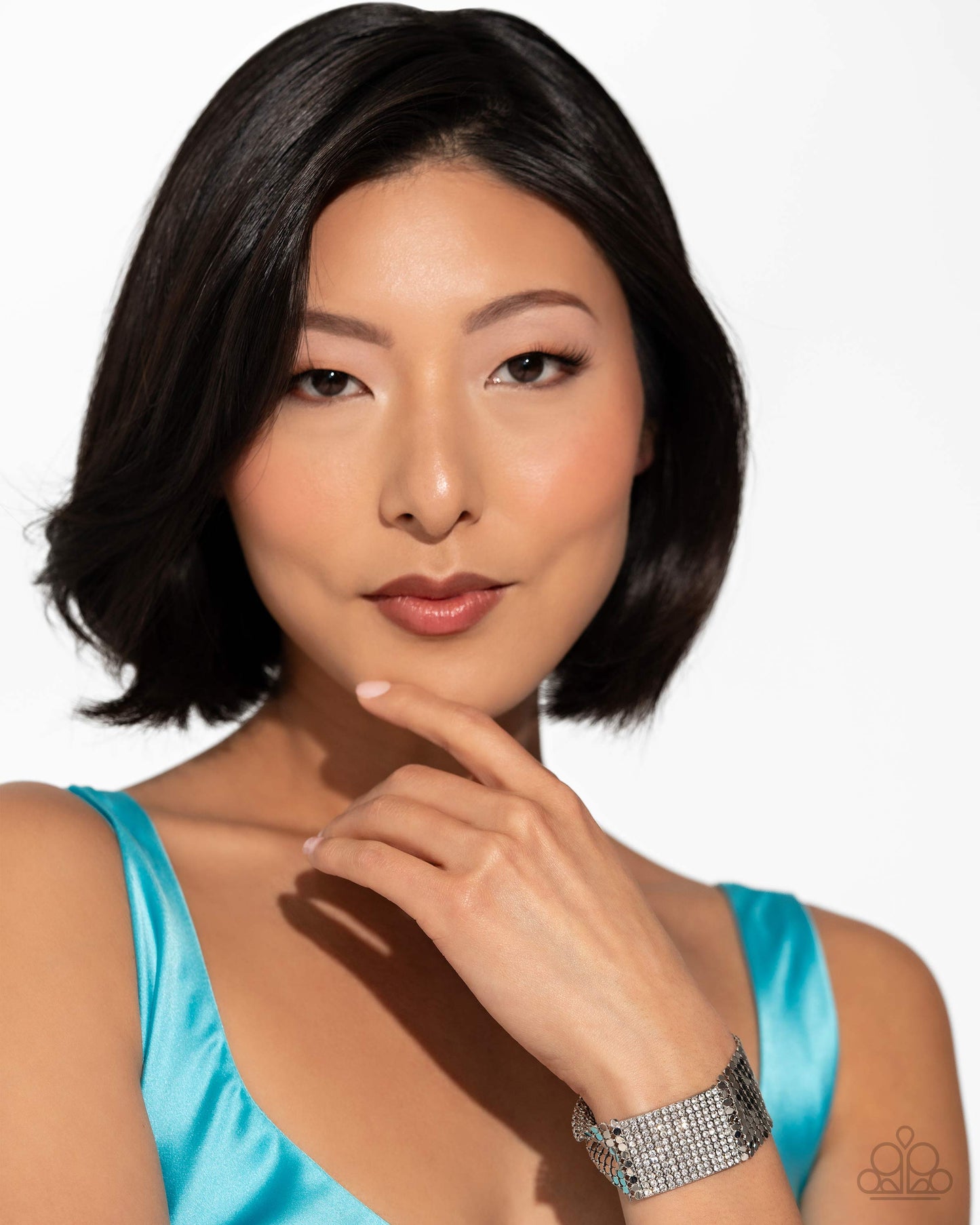 Paparazzi - Disco Dame - White Bracelets #0553