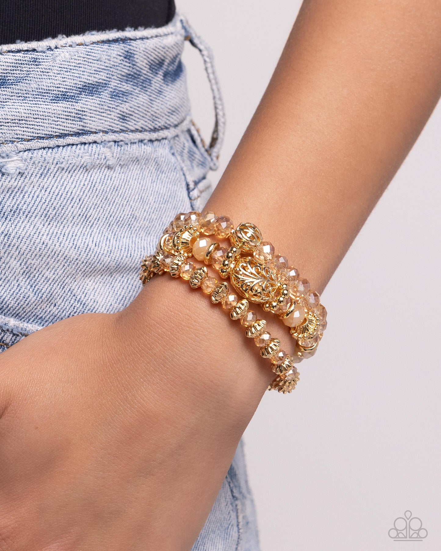 Paparazzi - Malibu Maiden - Gold Bracelets #B186