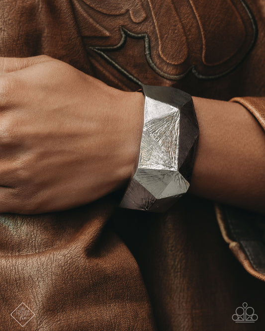 Paparazzi - Elusive Enclosure - Silver Bracelets #2000