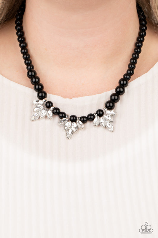 Paparazzi - Society Socialite - Black Necklaces #0498