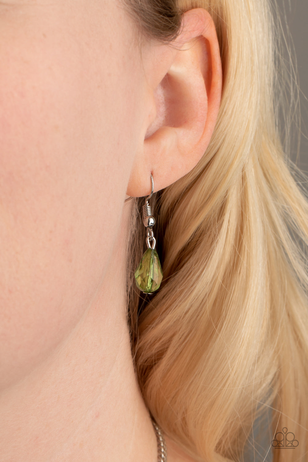 Paparazzi Accessories - Crystal Couture - Green Necklace #0226