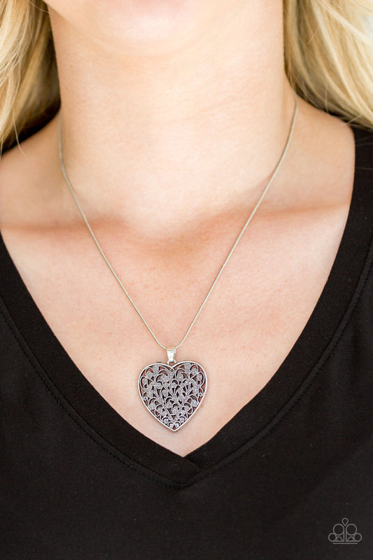 Paparazzi - Look Into Your Heart - Silver Necklaces #0274