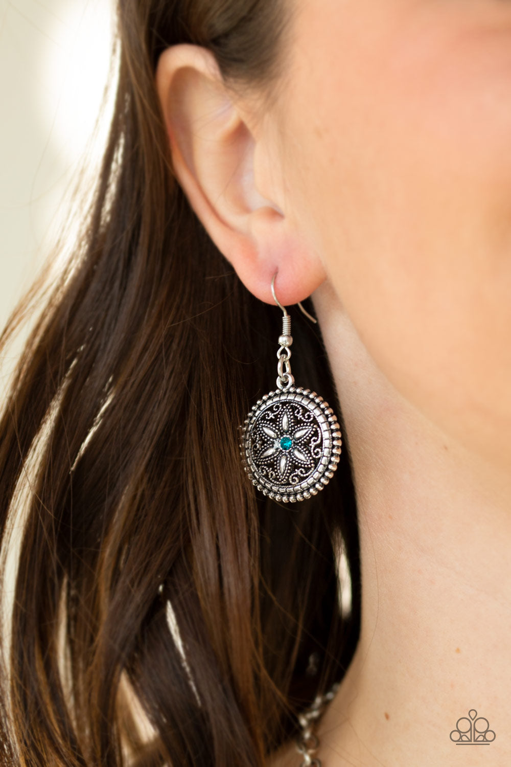 Paparazzi - Written In The STAR LILIES - Blue Necklaces #0213