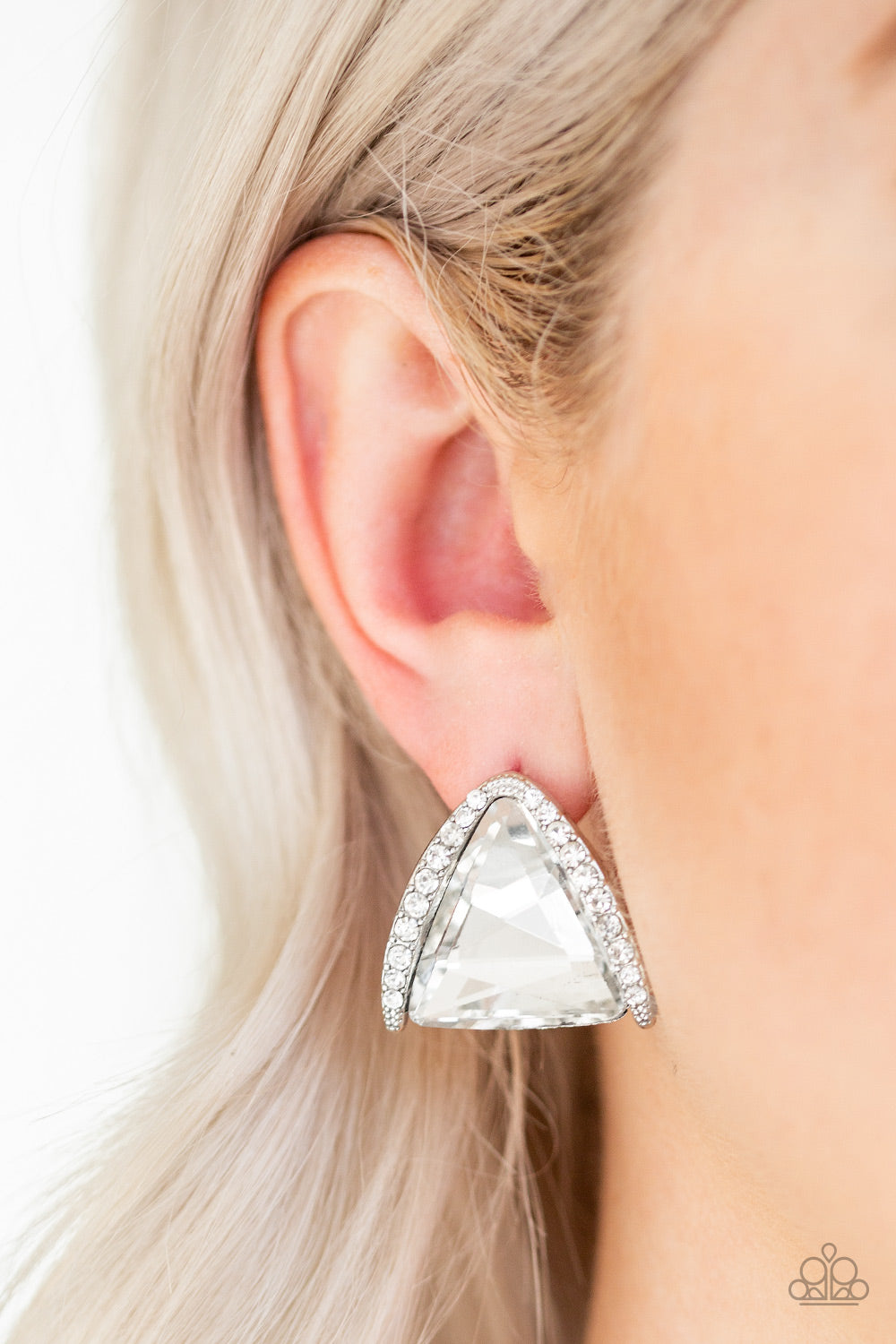 Paparazzi - Exalted Elegance - White Earrings #1885