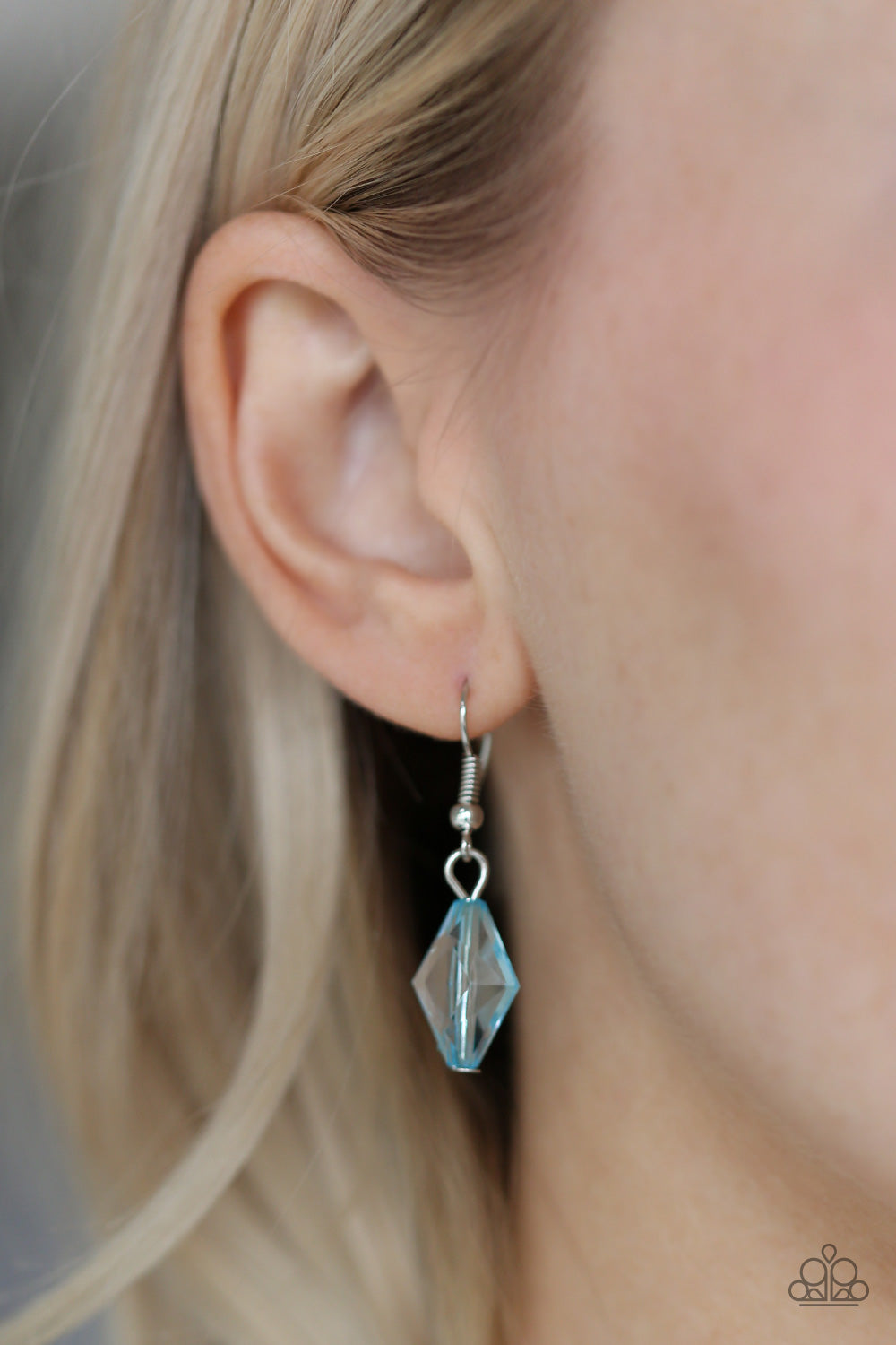 Paparazzi - GLOW And Steady Wins The Race - Blue Necklaces #2133