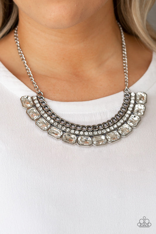 Paparazzi - Killer Knockout - White necklaces #2374