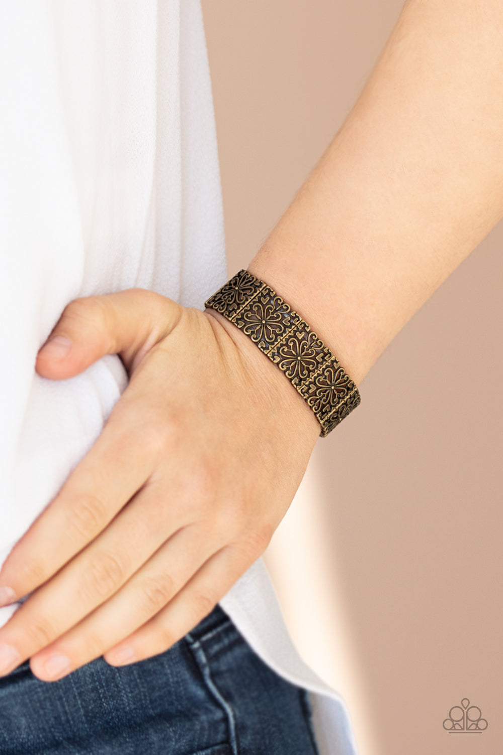 Paparazzi - Summer Scandal - Brass Bracelet #1044