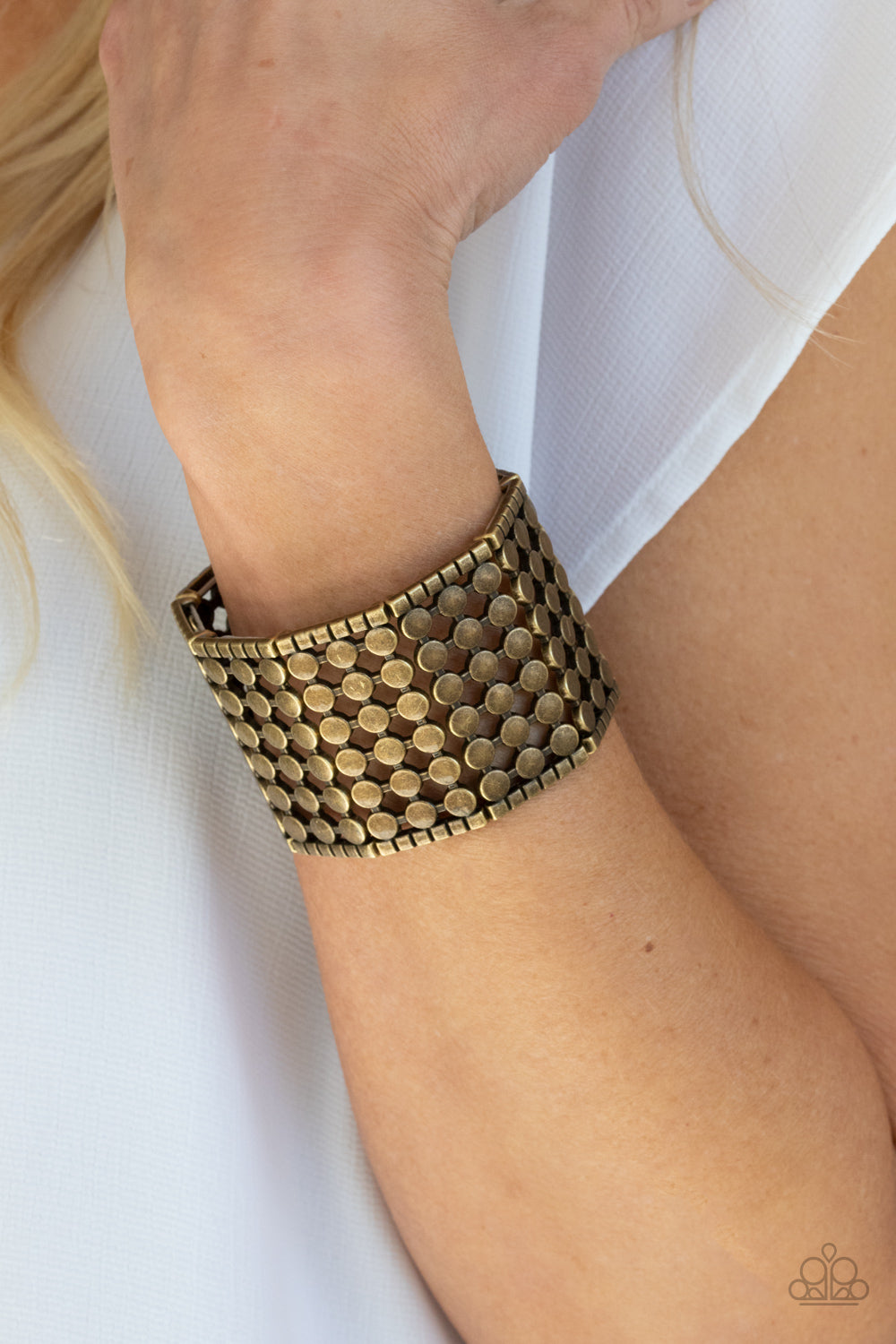 Paparazzi - Cool and CONNECTED - Brass Bracelets #0971