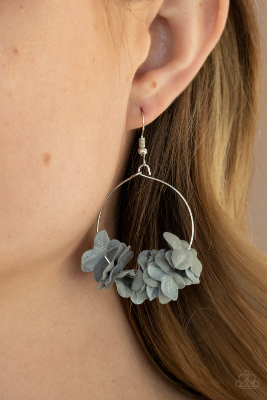 Paparazzi - Flirty Florets - Silver Earrings #0836