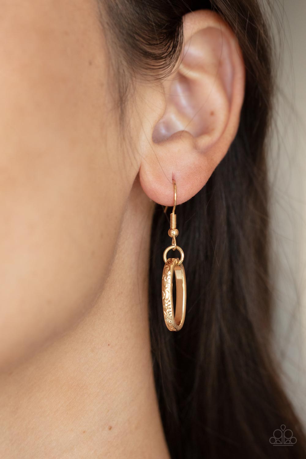 Paparazzi - METAL of Honor - Gold Necklace #1463