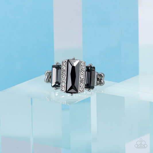 Paparazzi - A GLITZY Verdict - Silver Rings #R127