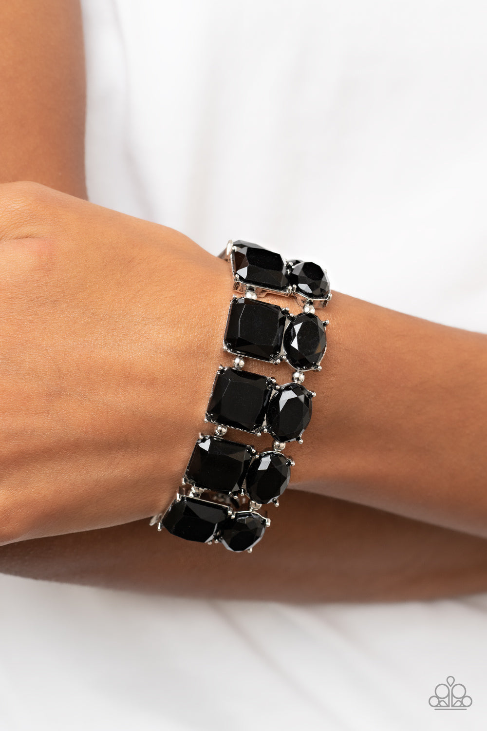 Paparazzi - Dont Forget Your Toga - Black Bracelet #1086