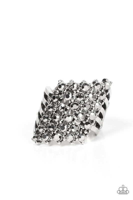 Paparazzi - Slanted Smolder - Silver Rings #R048