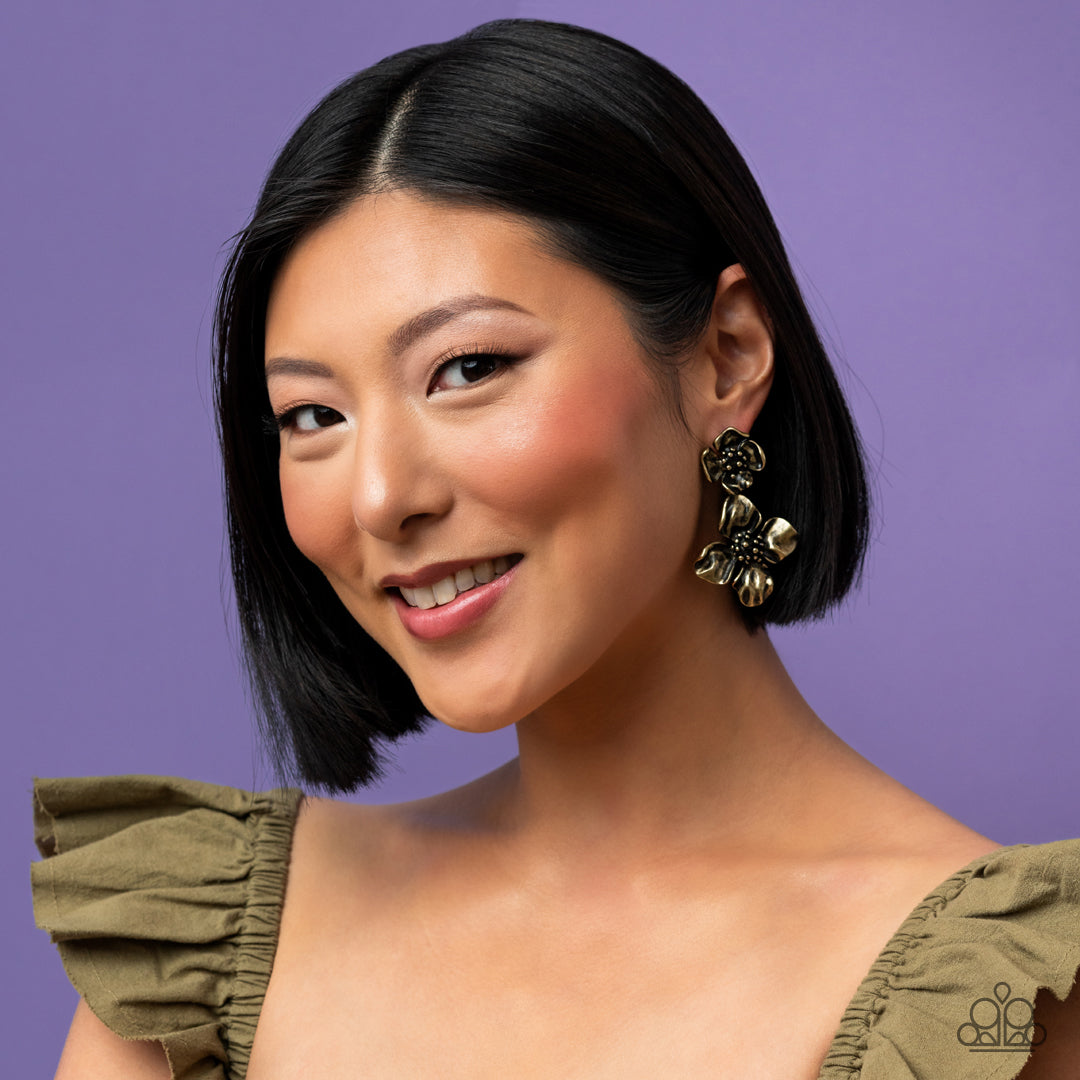 Paparazzi - Gilded Grace - Brass Earrings #1843