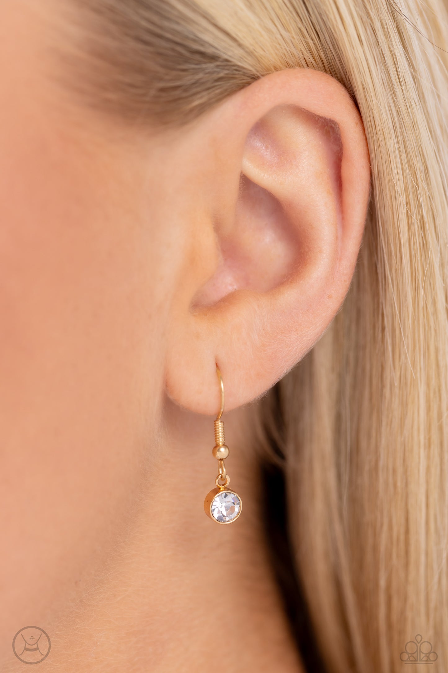 Paparazzi - Glistening Gallery - Gold Necklaces #2323