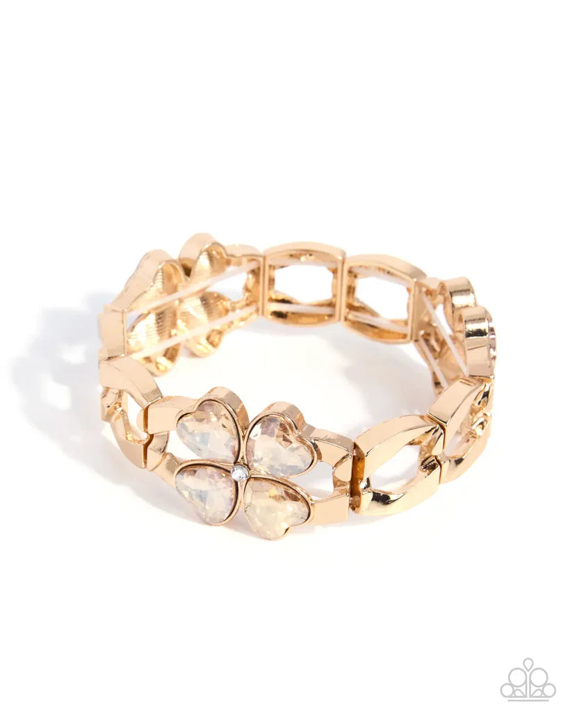 Paparazzi - Chic Clover - Gold Bracelet #B223