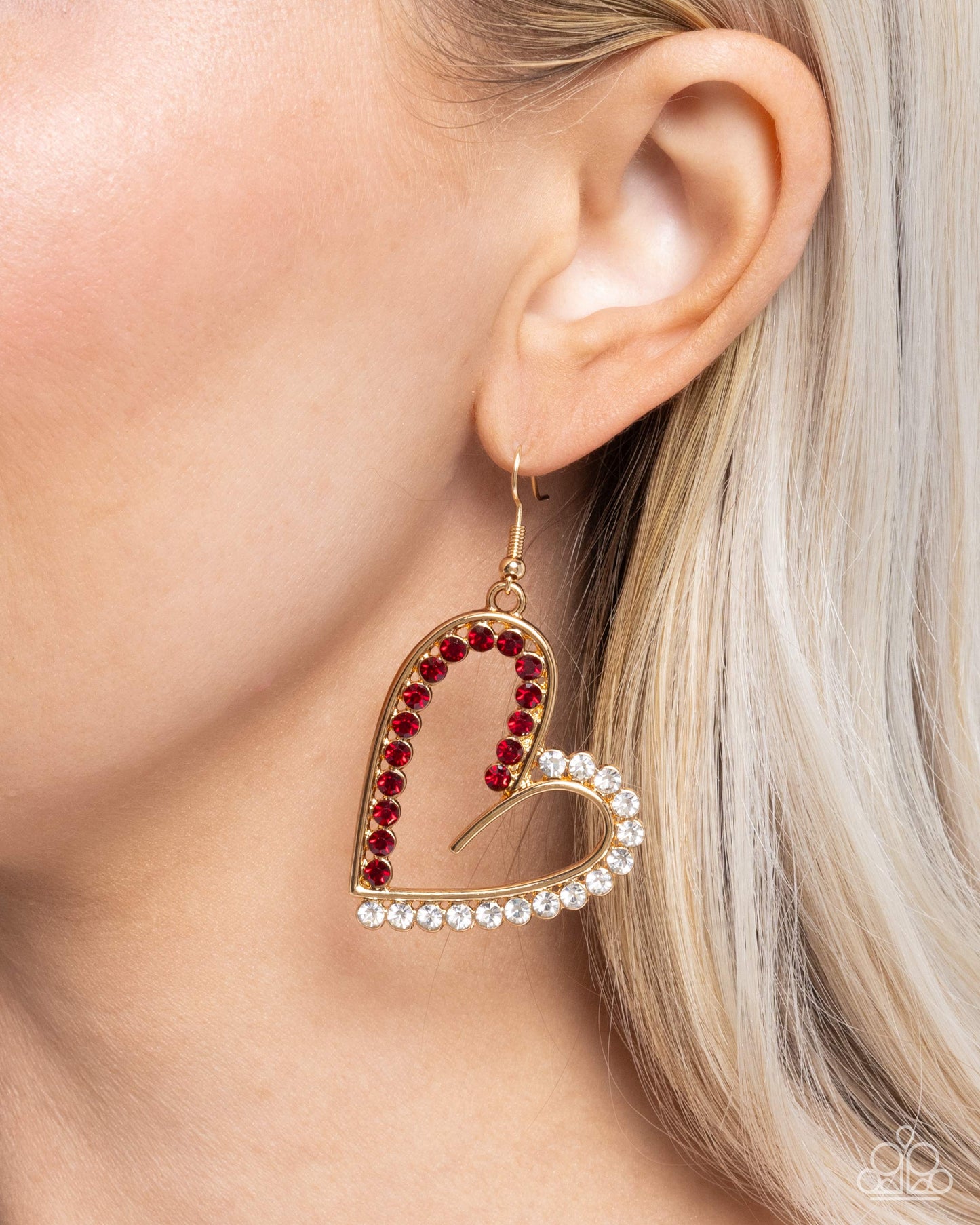 Paparazzi - Tender Tendency - Gold Earrings #1936