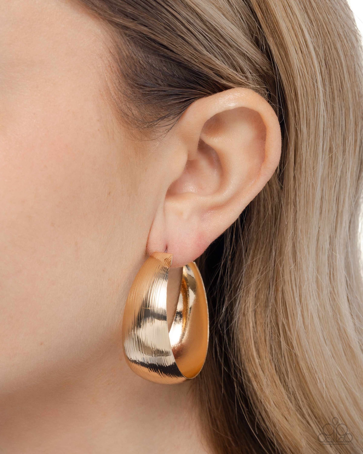 Paparazzi - Subtle Sheen - Gold Earrings  #2461