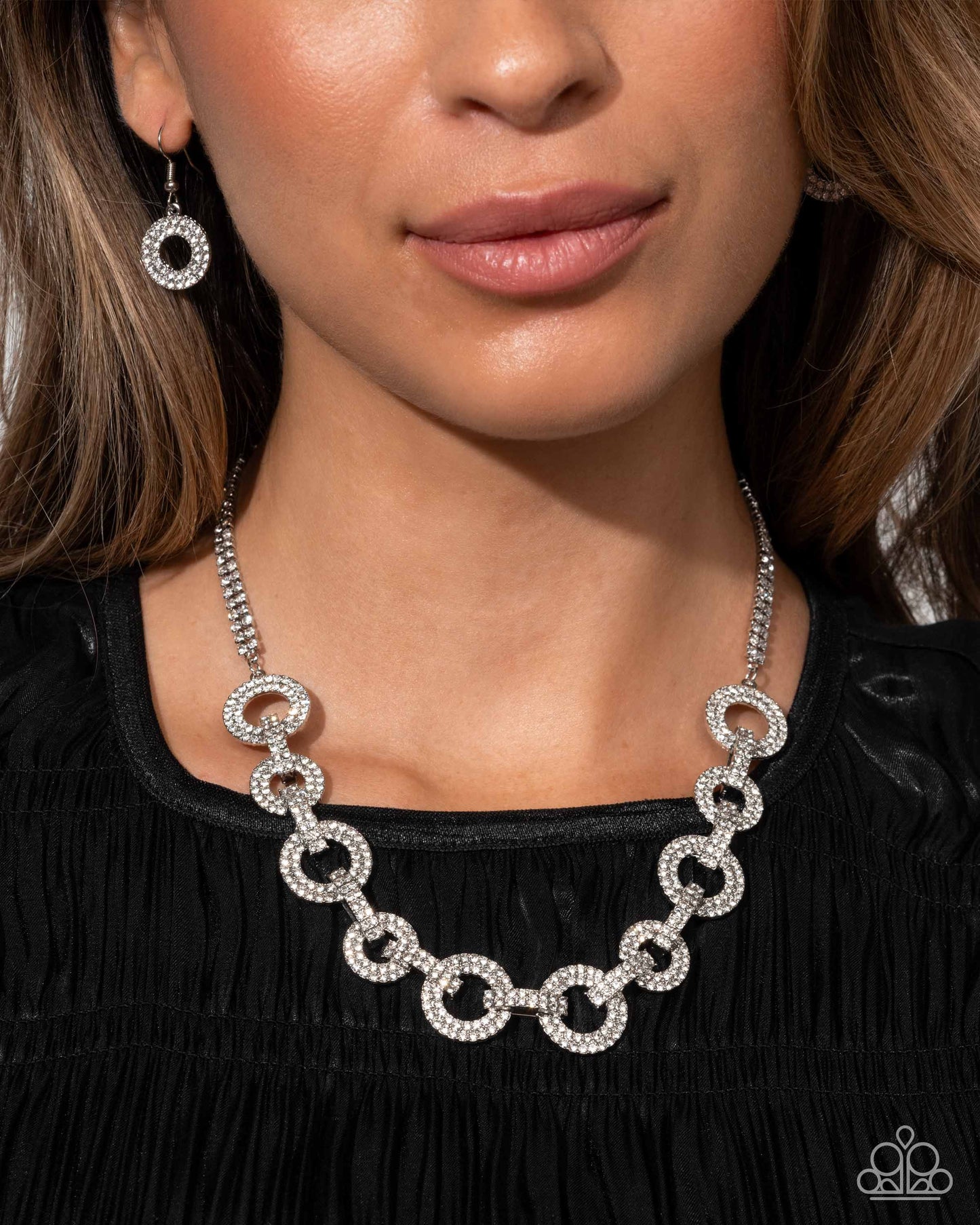 Paparazzi - Elegant Embrace - White Necklace #N516