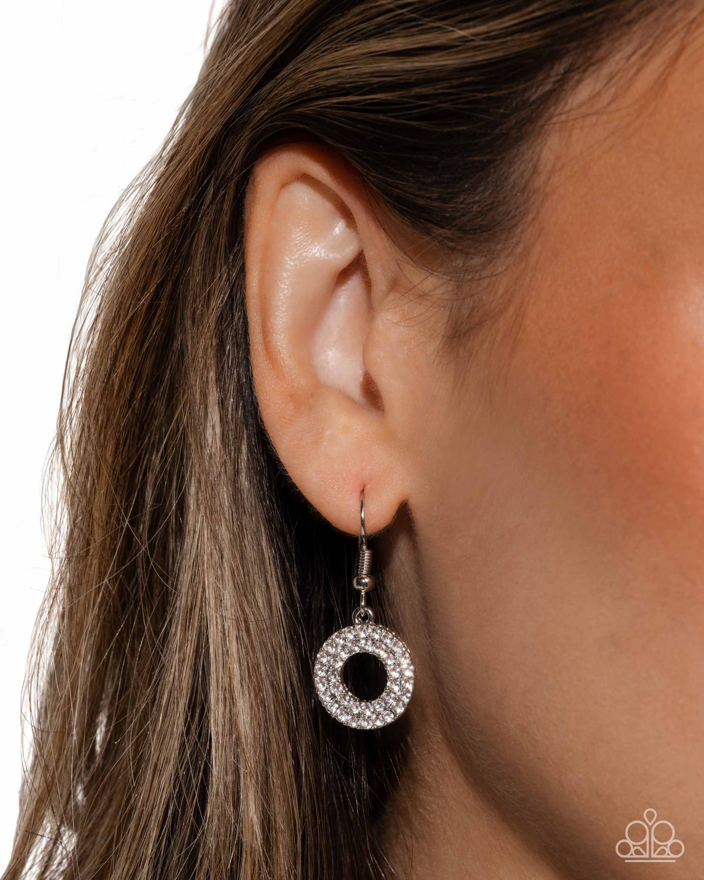 Paparazzi - Elegant Embrace - White Necklace #N516