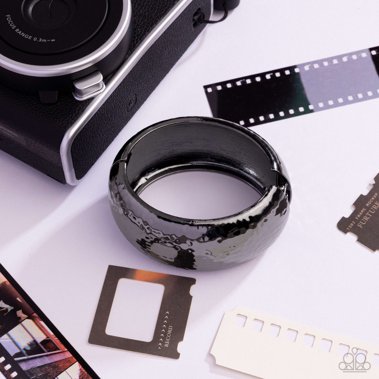 Paparazzi - Hammered Hassle - Black Bracelets #0962