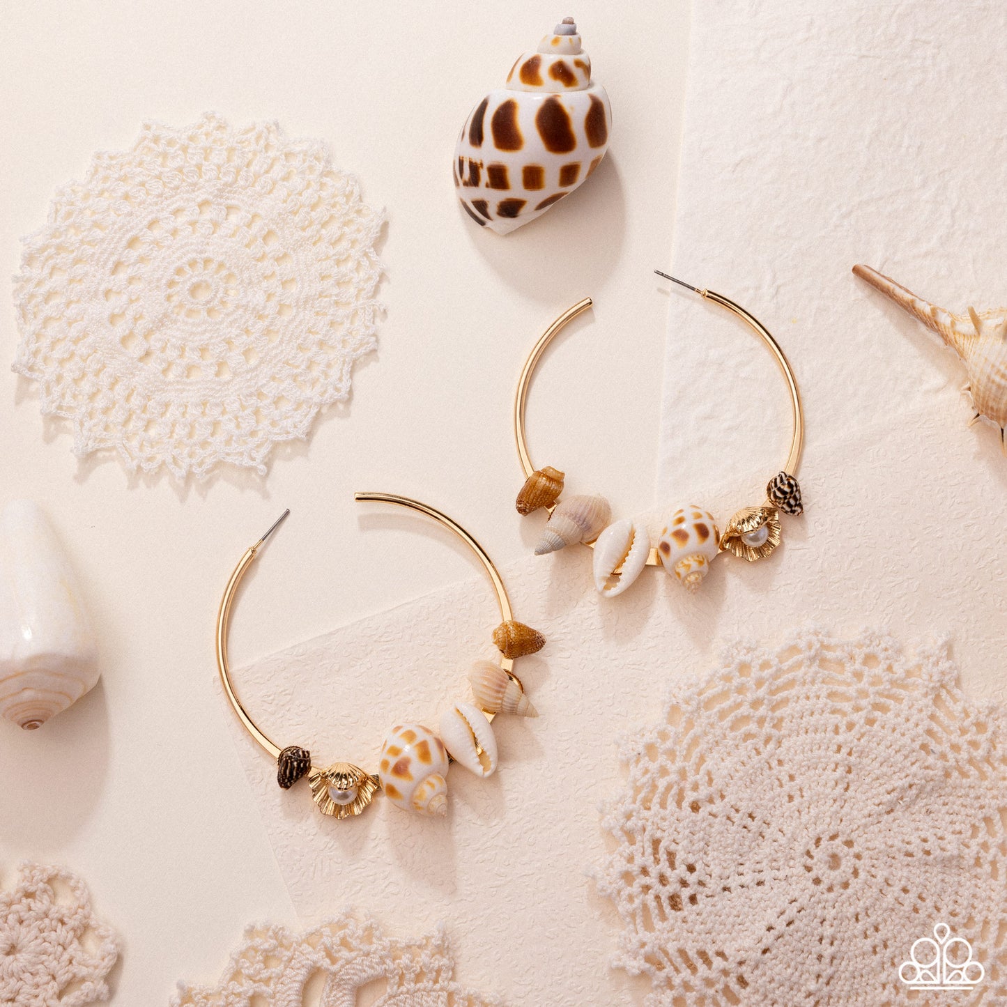 Paparazzi - Seashell Sonnet - Gold Earrings #0905
