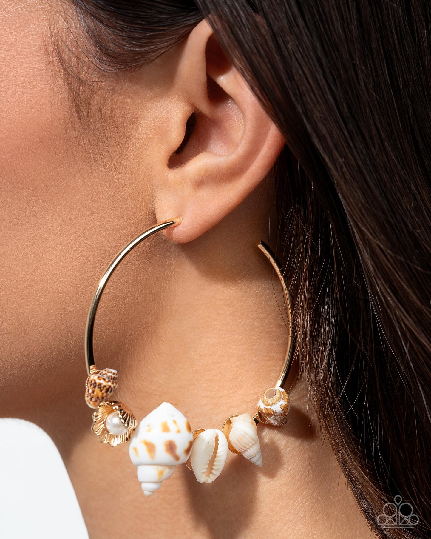 Paparazzi - Seashell Sonnet - Gold Earrings #0905