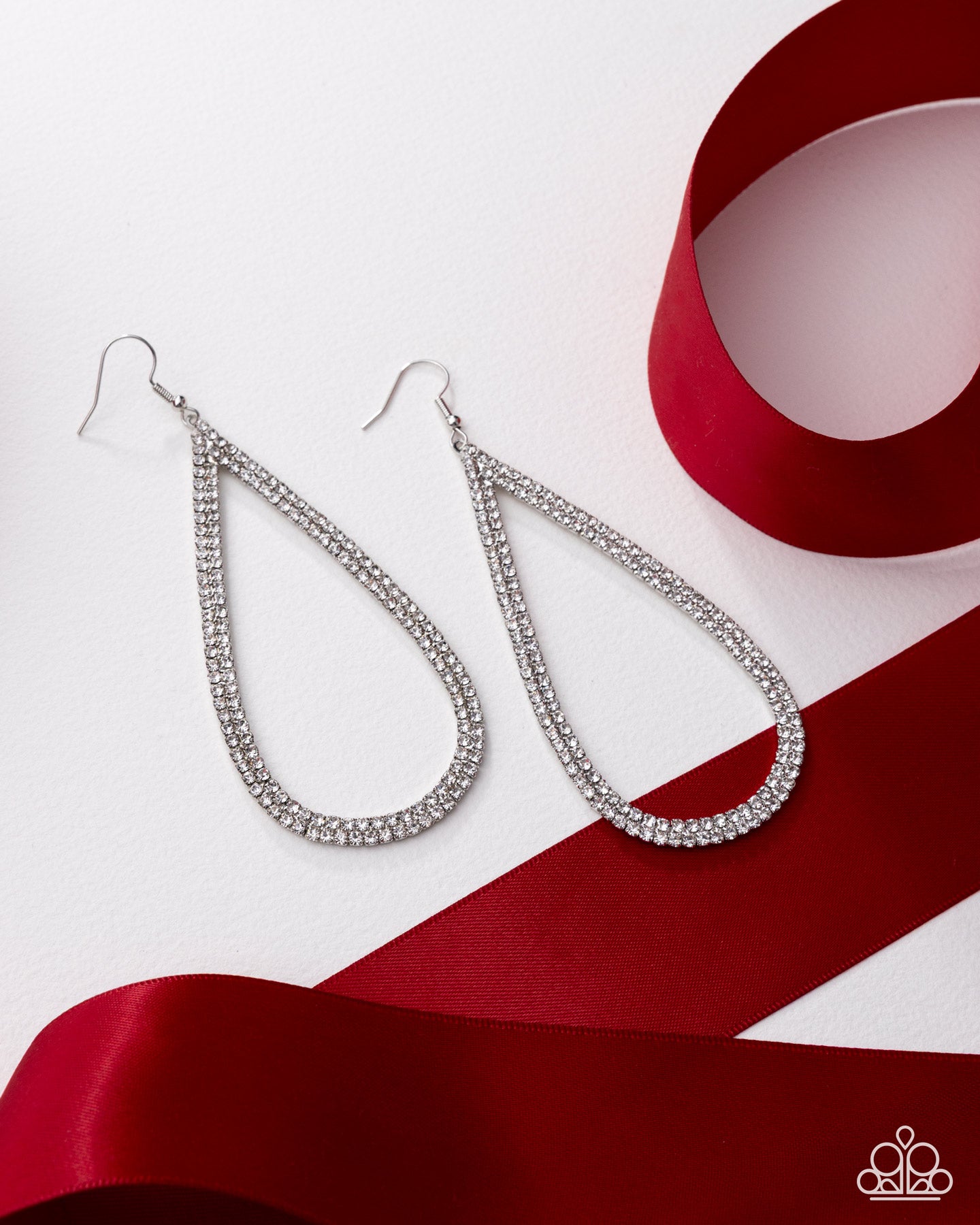 Paparazzi - Traditional Twinkle - White Earrings  #2275