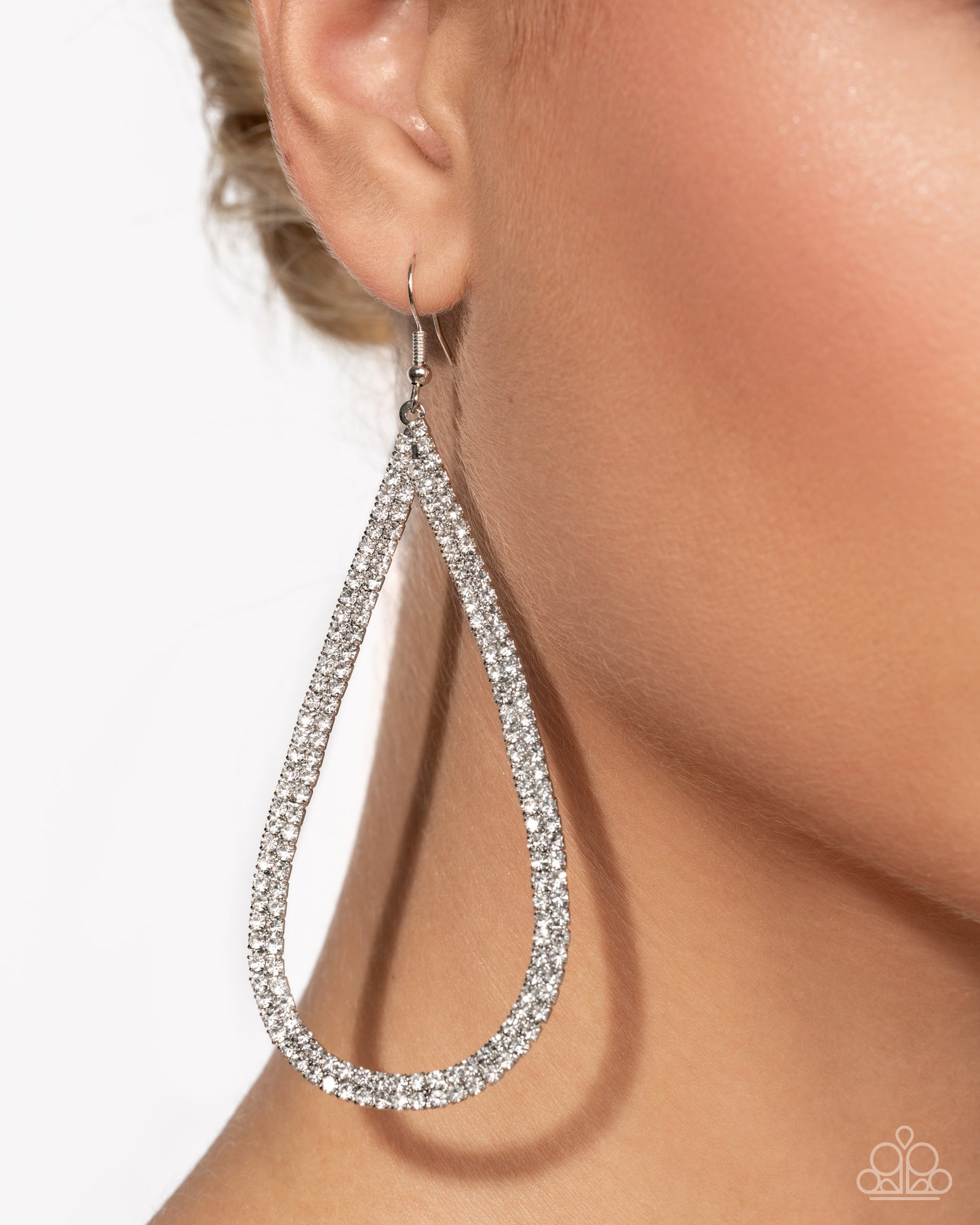 Paparazzi - Traditional Twinkle - White Earrings  #2275