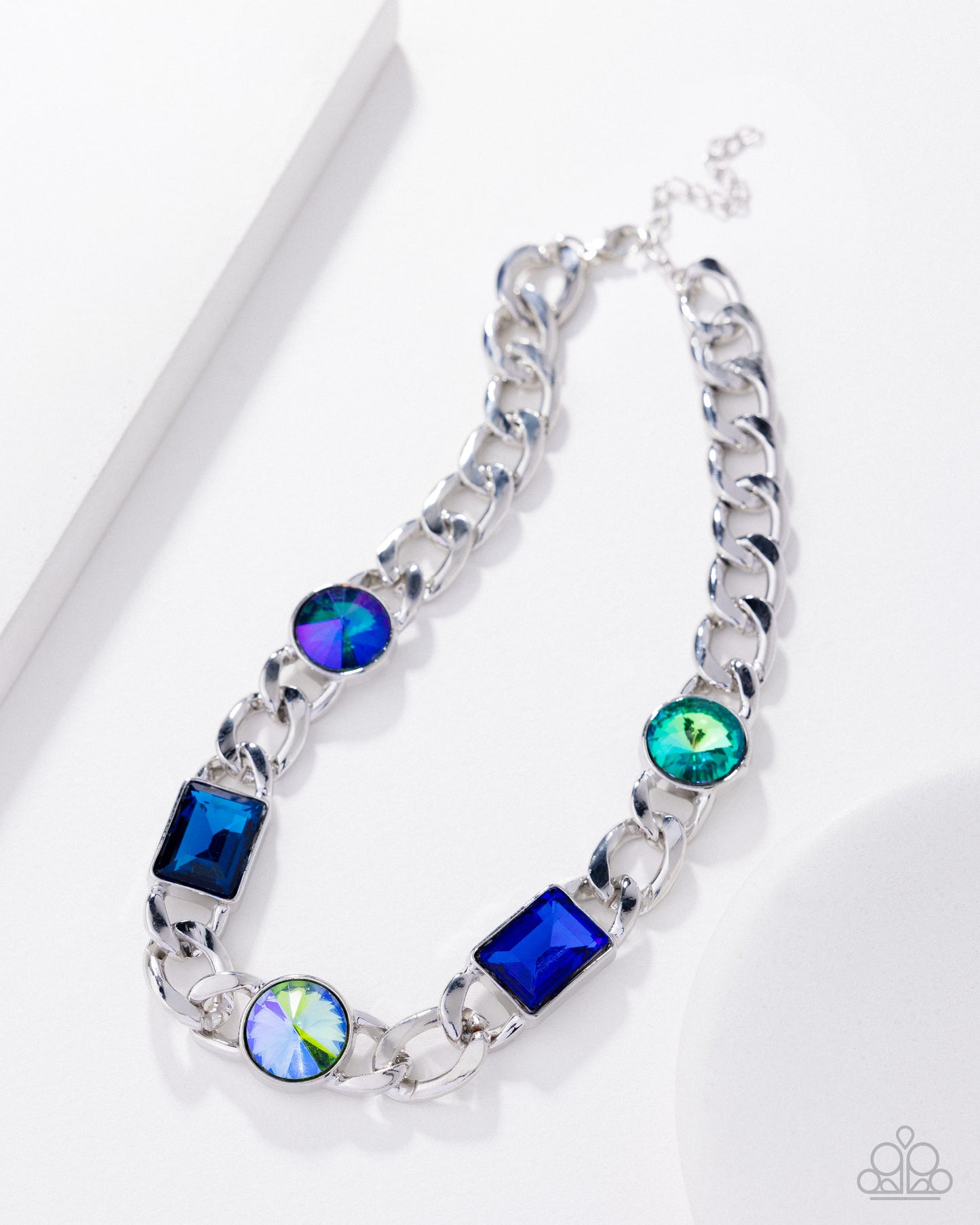 Paparazzi - Groundbreaking Glitter - Green Necklace #0038