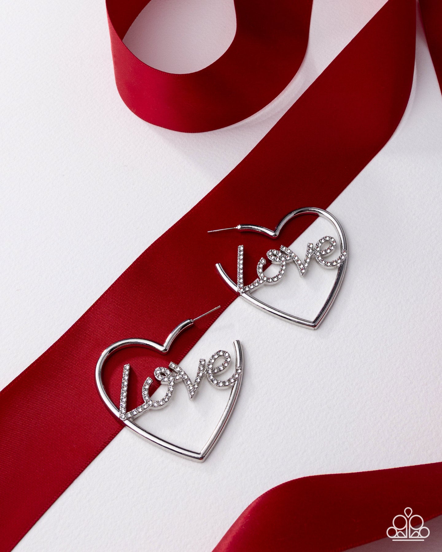 Paparazzi - Lovely Cadence - White Earrings #2495