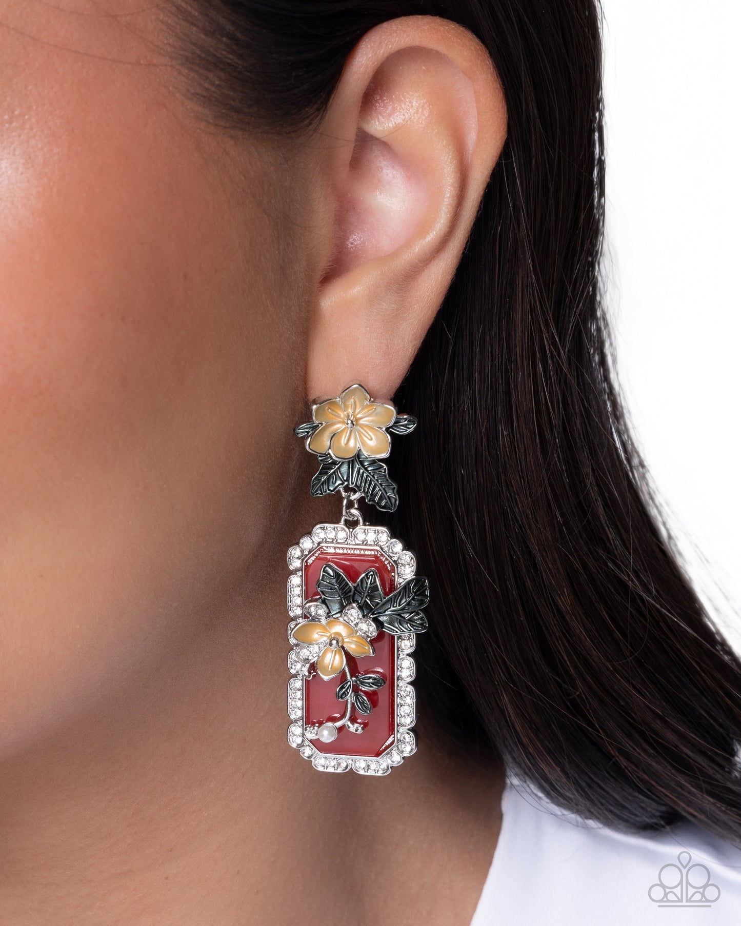 Paparazzi - Pristine Portrait - Red Earrings #0713