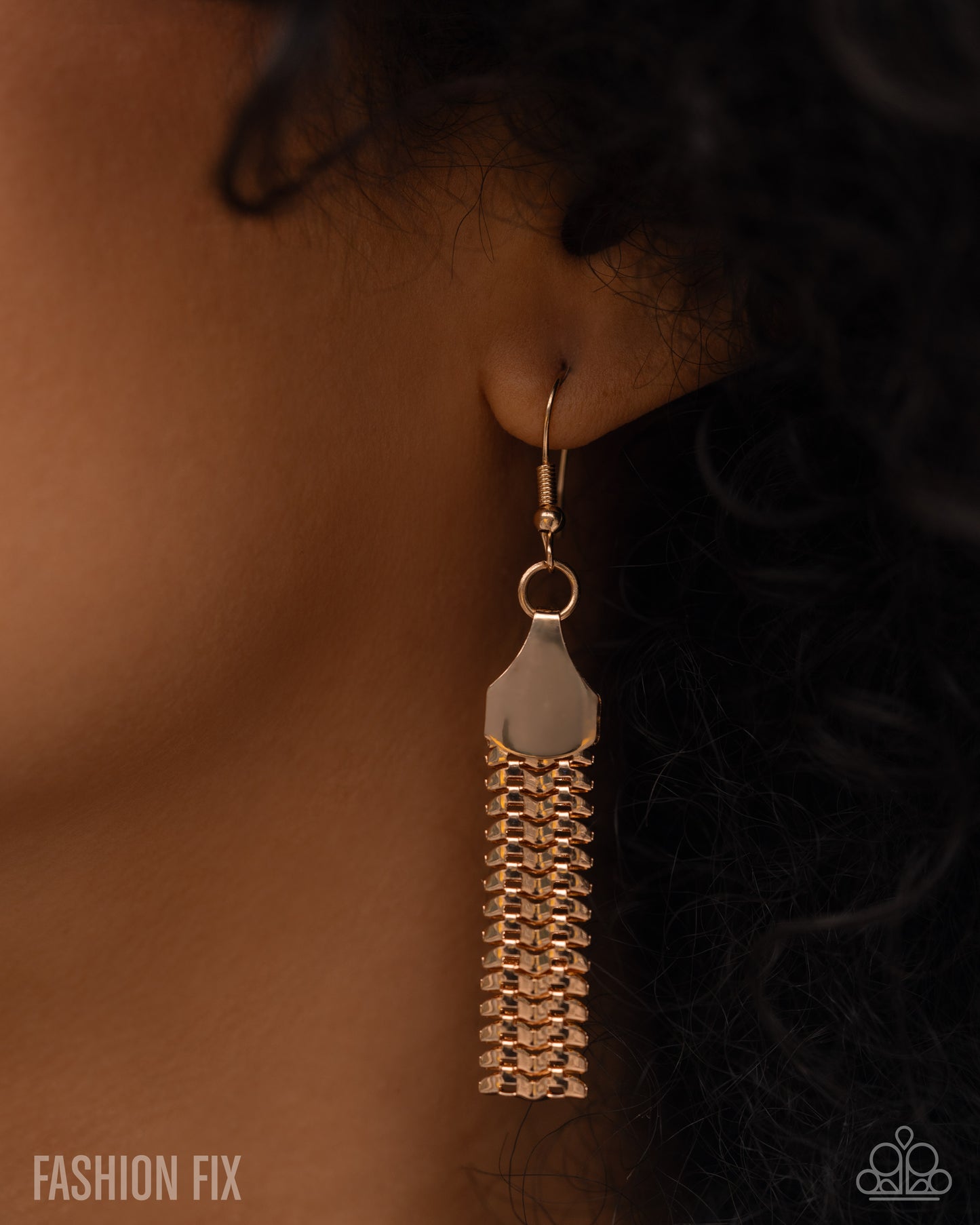 Paparazzi - Sassy Staging - Gold Necklace #2106