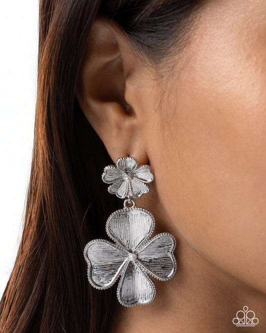 Paparazzi - Fancy Fortune - White Earrings #0815