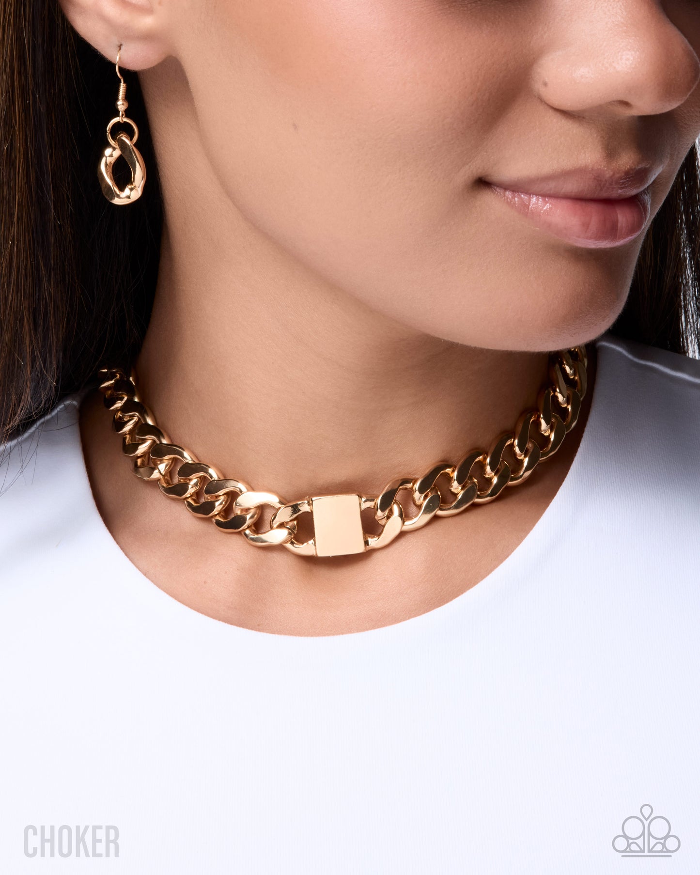 Paparazzi - Rebellious Reaction - Gold Necklaces #0095