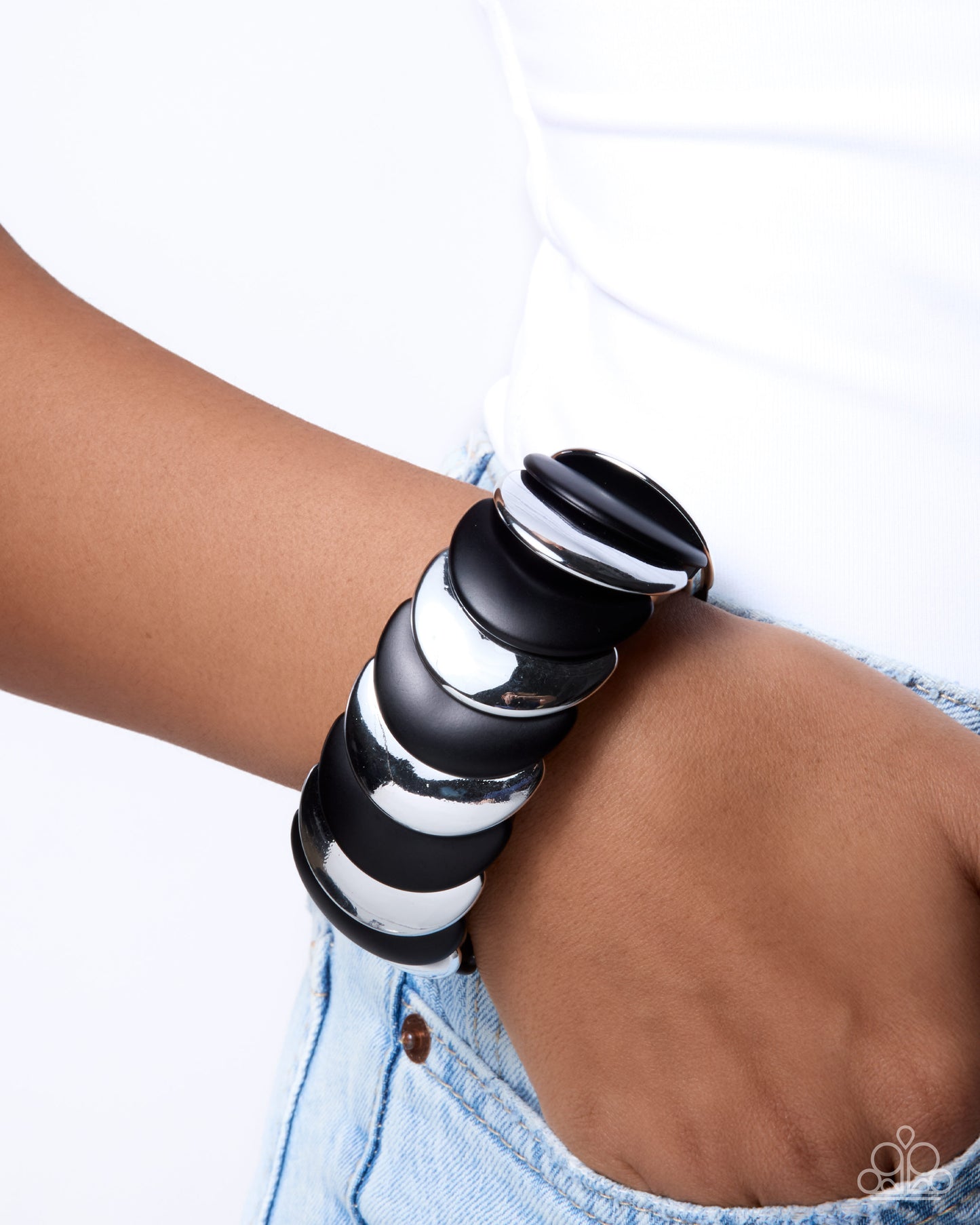Paparazzi - Sleek Surprise - Black Bracelet #0573