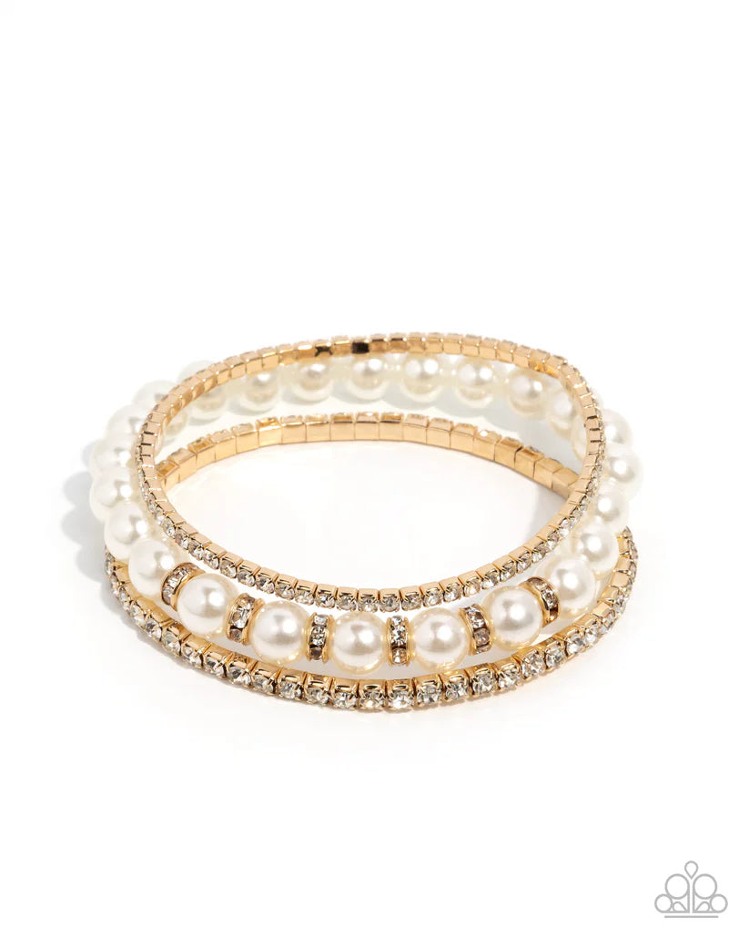 Paparazzi - Delicate Debut - Gold Bracelet #1199