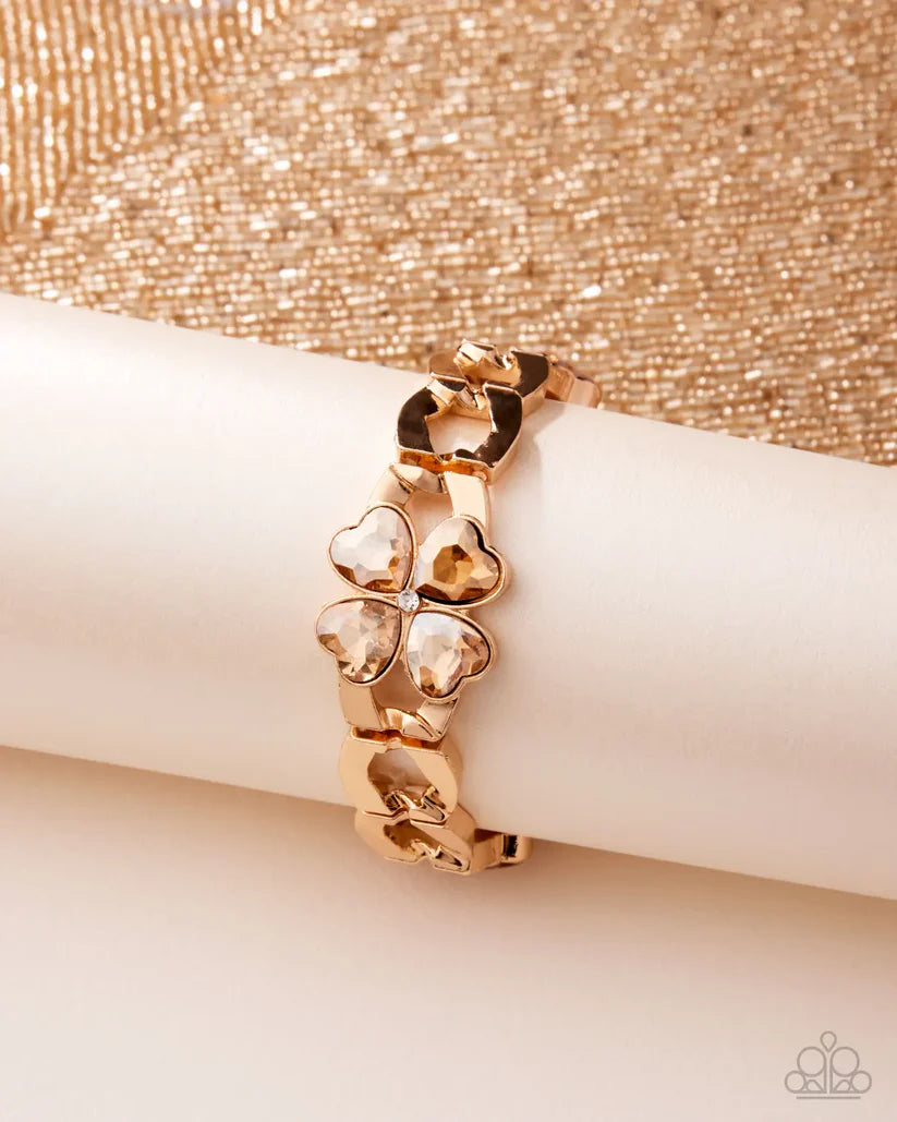 Paparazzi - Chic Clover - Gold Bracelet #B223