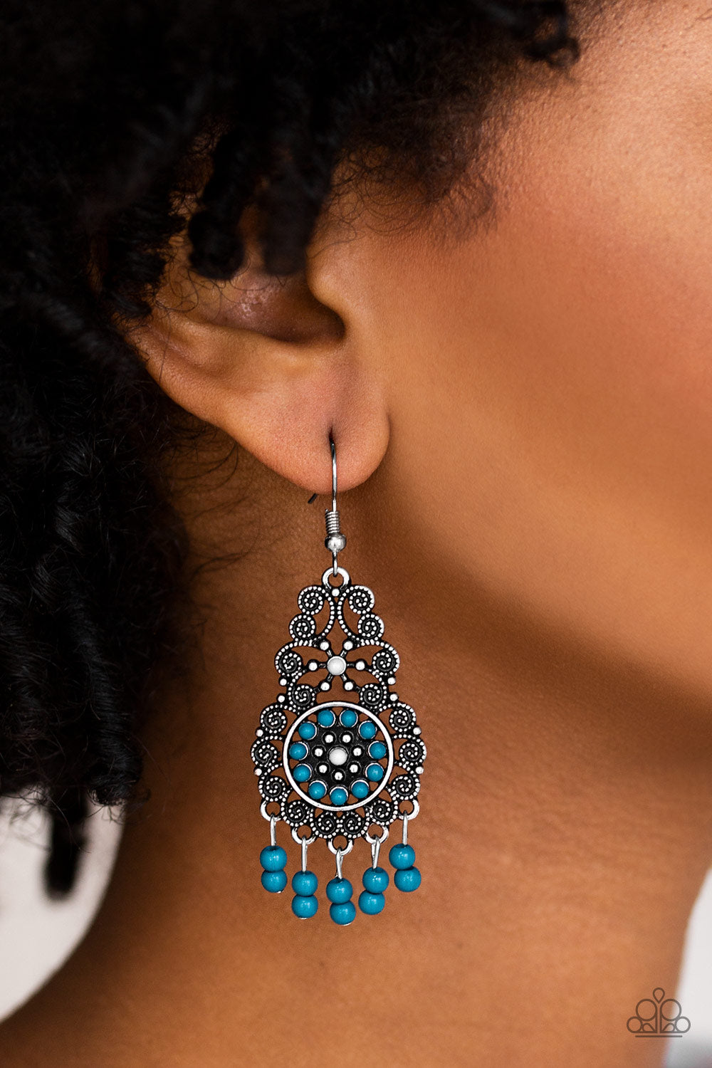 Paparazzi - Courageously Congo - Blue Earrings O/D #039