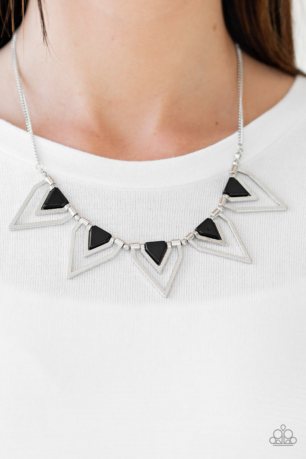 Paparazzi - The Pack Leader - Black Necklace  #0462
