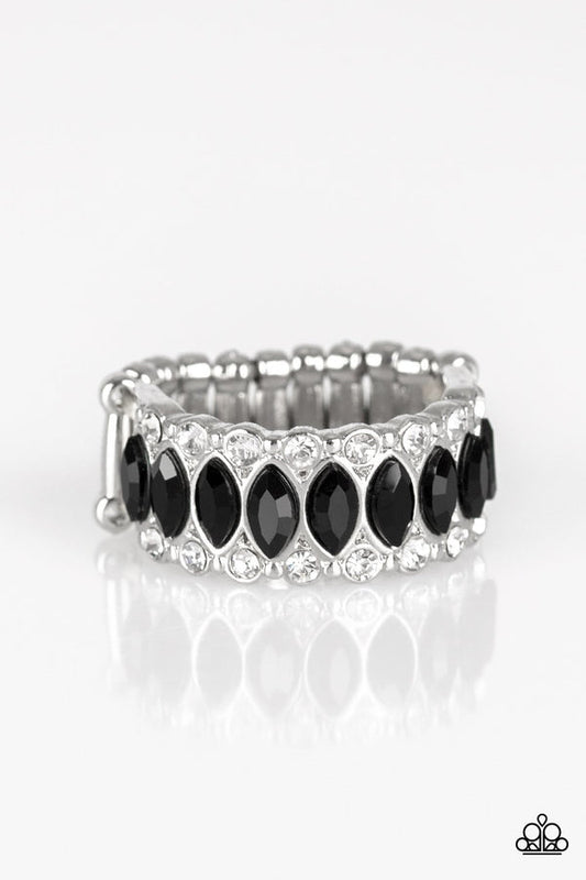 Paparazzi - Radical Riches - Black Ring