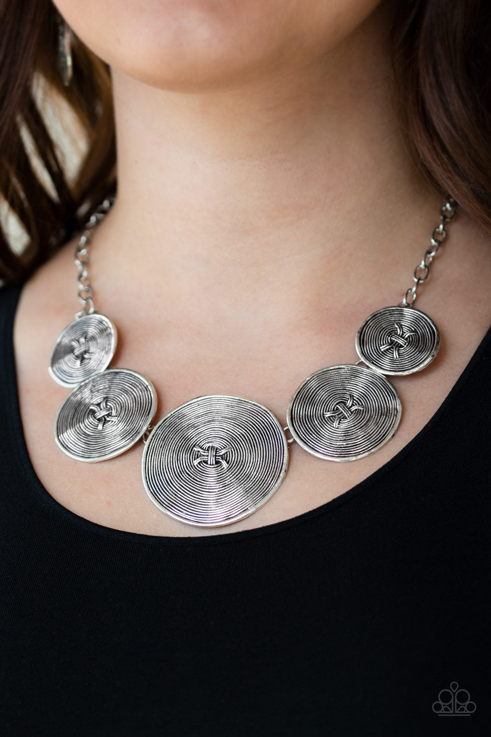 Paparazzi Accessories - Deserves A Medal - Silver Necklace #0174