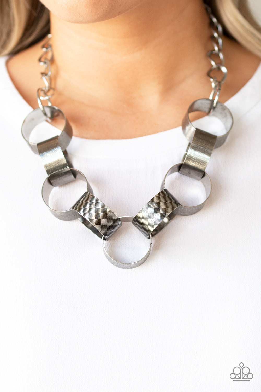 Paparazzi Accessories - Big Hit - Silver Necklace #0144