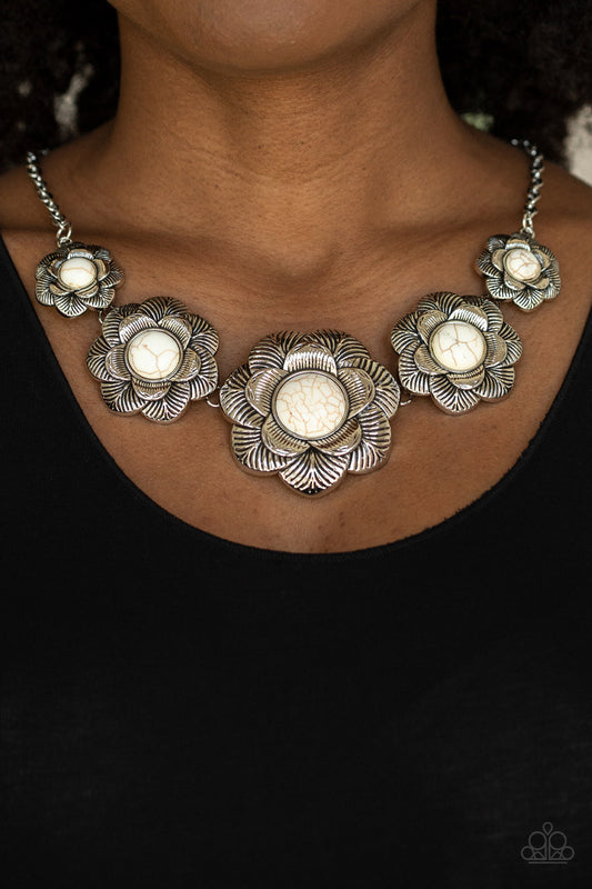 Paparazzi Accessories - Santa Fe Hills - White Necklace #0135