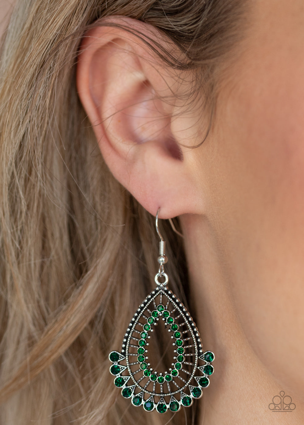 Paparazzi - Castle Collection - Green Earrings O/D #038