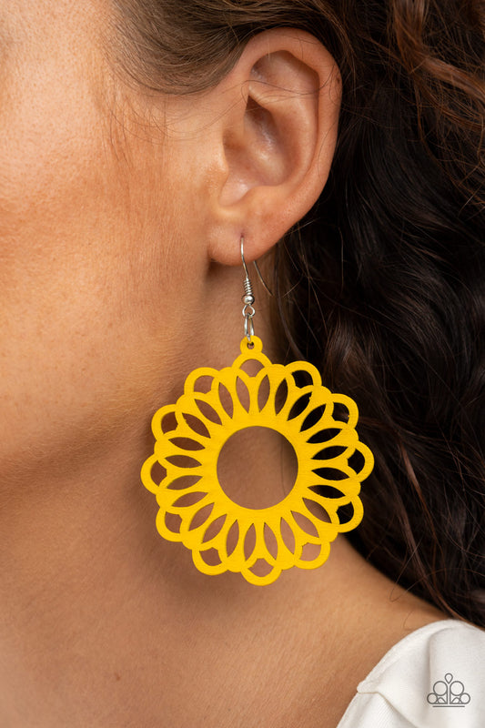 Paparazzi - Dominican Daisy - Yellow Earrings   W #051