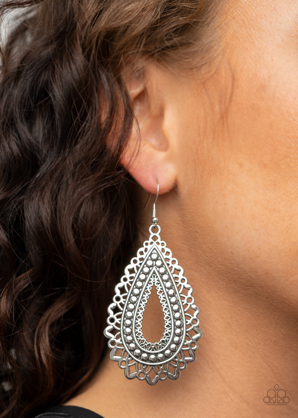 Paparazzi - Texture Garden - Silver Earrings