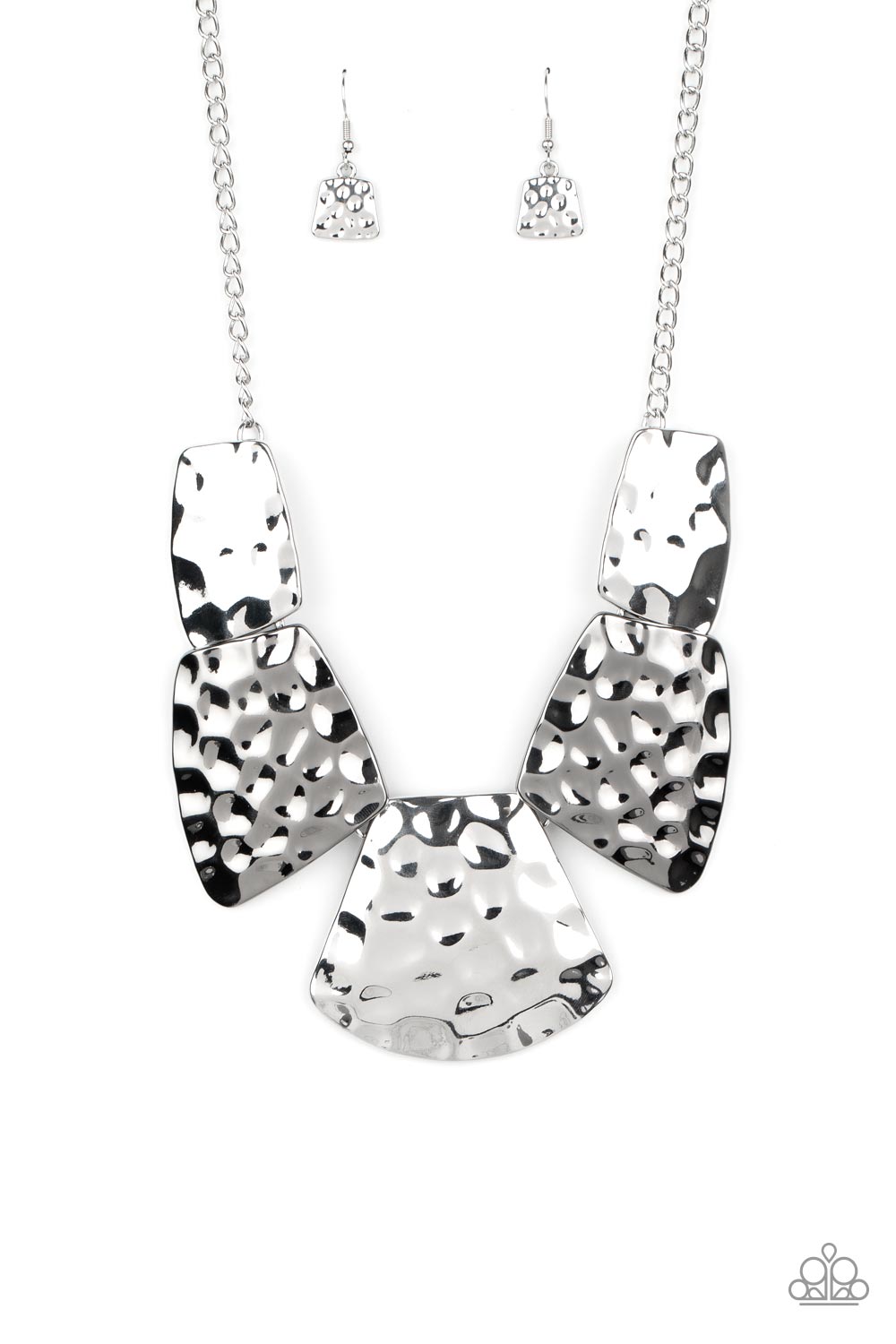 Paparazzi - HAUTE Plates - Silver Necklaces #0192